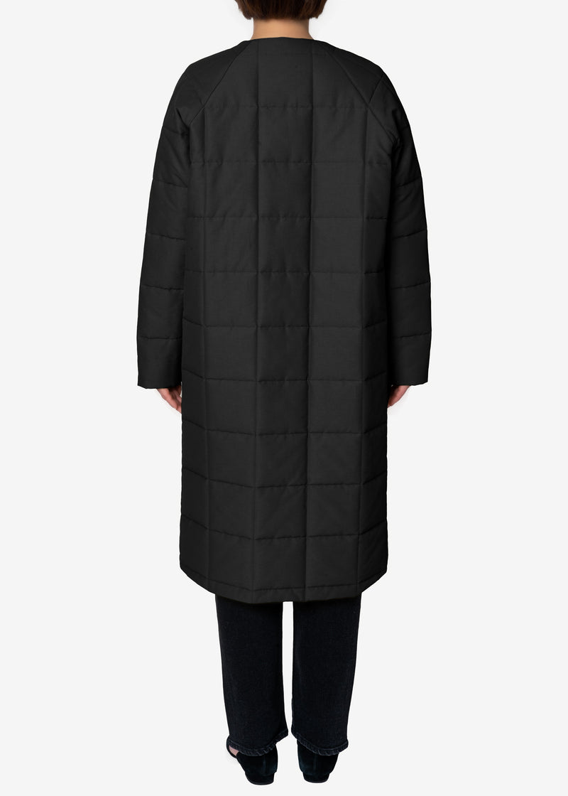 Grosgrain Quilted Liner Long Coat in Black