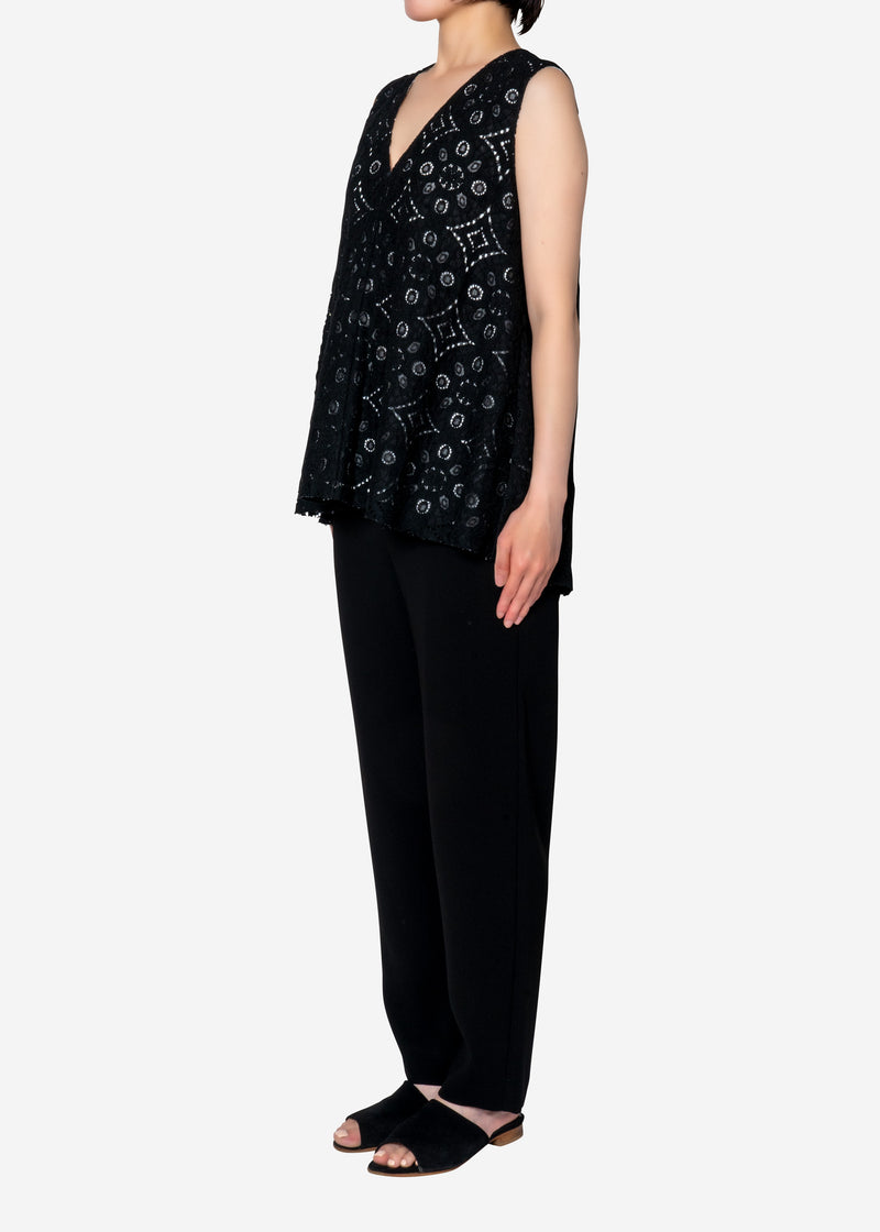 Scallop Lace Sleeveless in Black
