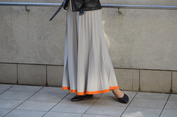 Limited Pleats Skirt Styling