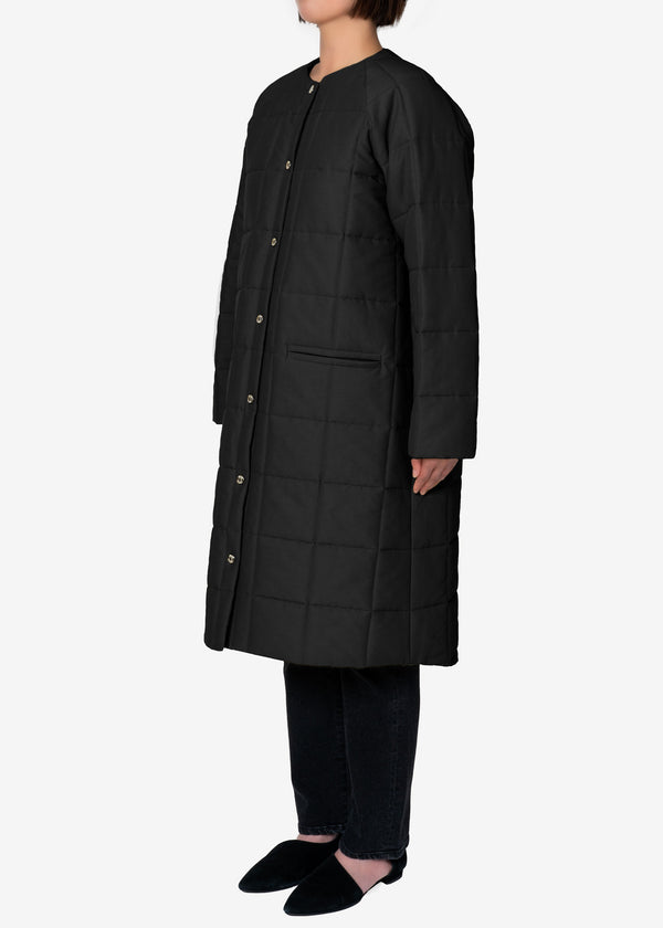 Grosgrain Quilted Liner Long Coat in Black