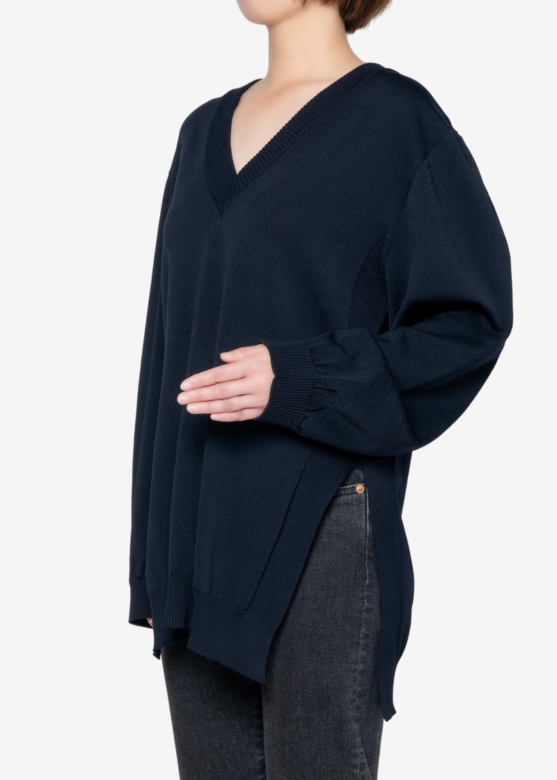 Flure Long V-neck Puff Knit in Black