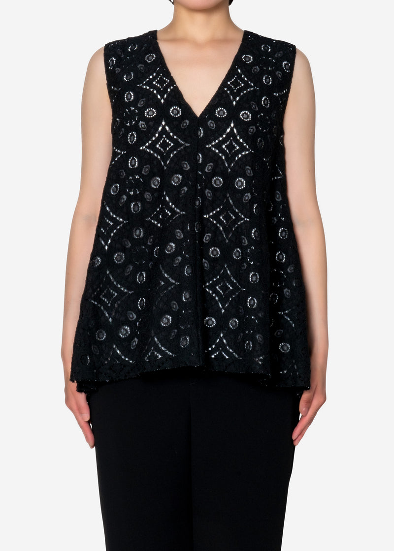 Scallop Lace Sleeveless in Black