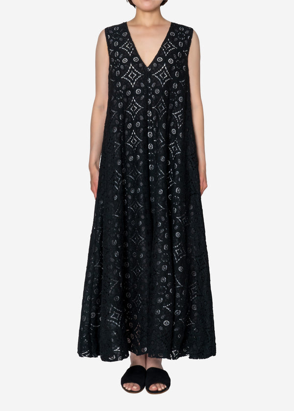 Scallop Lace Dress in Black