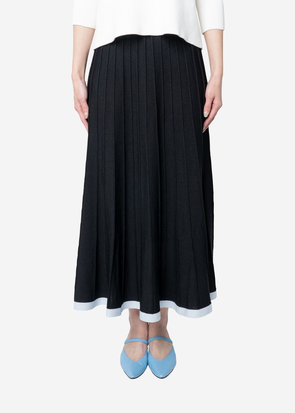 Pleated Skirt in Black Mix