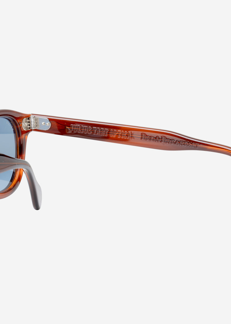 Julius Tart×Bed＆Breakfast Sunglasses in Amber Frame×Blue Lens