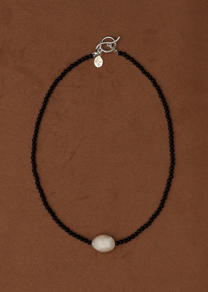 【Pre-order】The Moon's Radiance Onyx Neckless