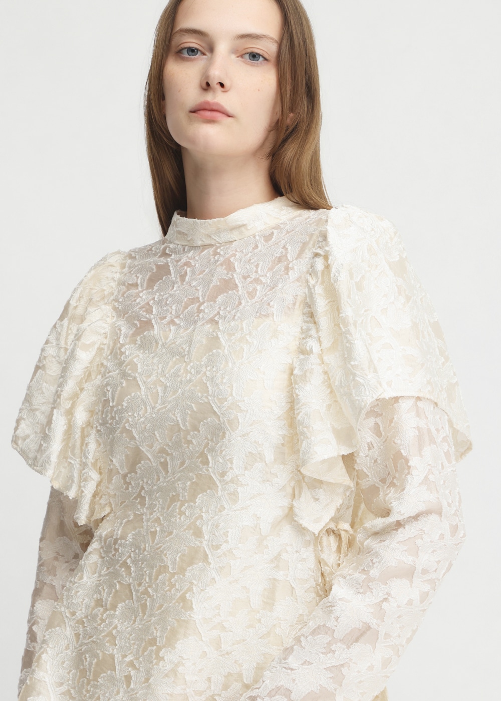 Shiny Flower Jacquard Frill Blouse 詳細画像 IVORY 5