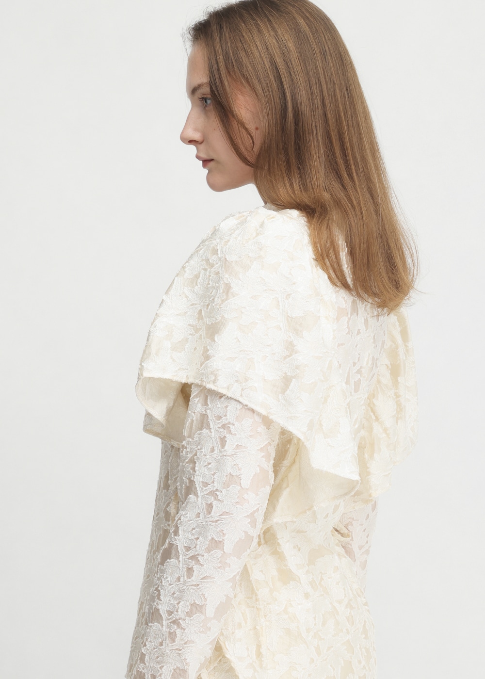 Shiny Flower Jacquard Frill Blouse 詳細画像 IVORY 6