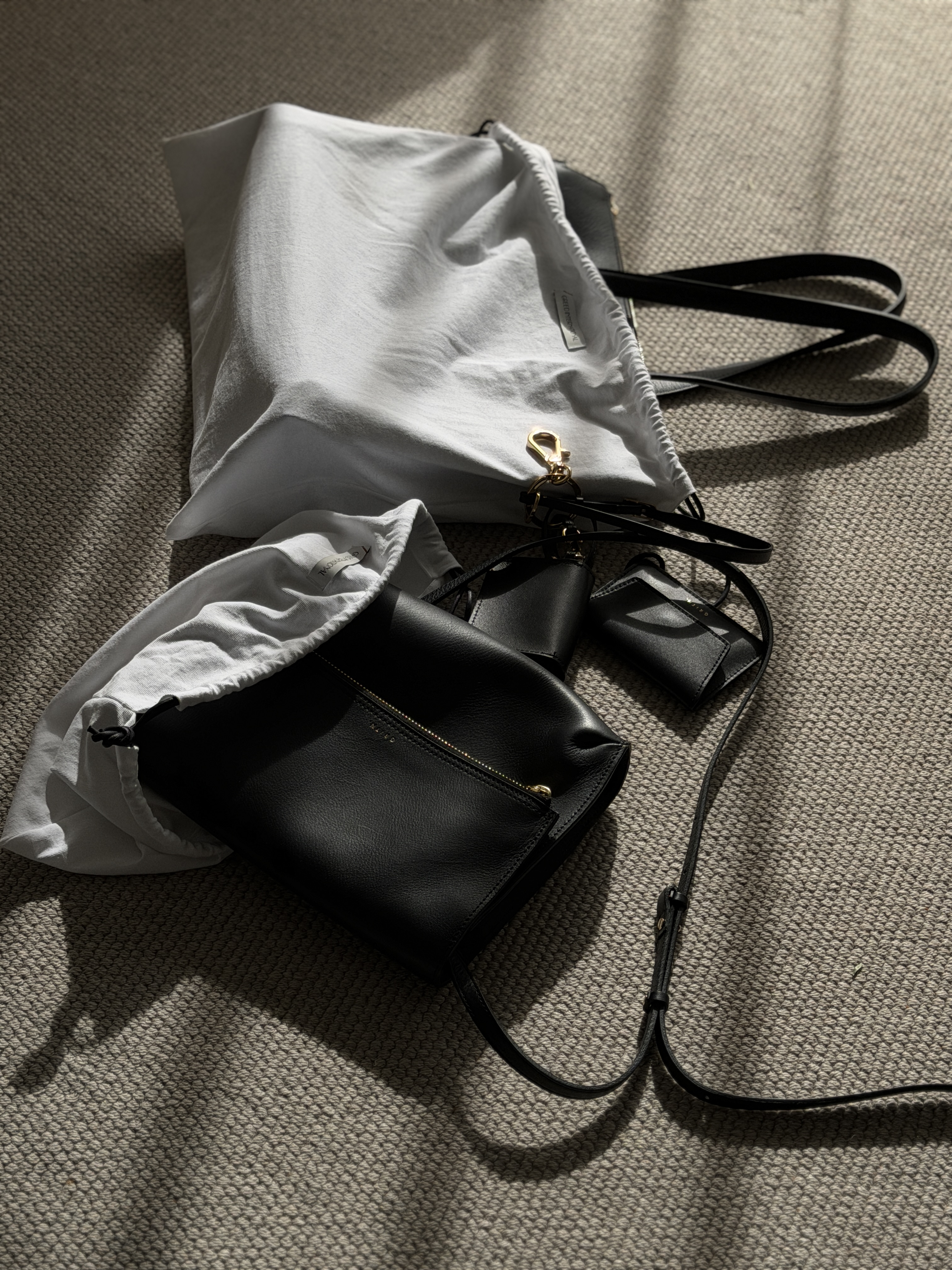 上質レザーアイテムと過ごす心地よい毎日